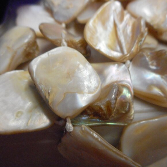 MOP Large Chips/ Beads ... NECKLACE - Picture 6 of 8